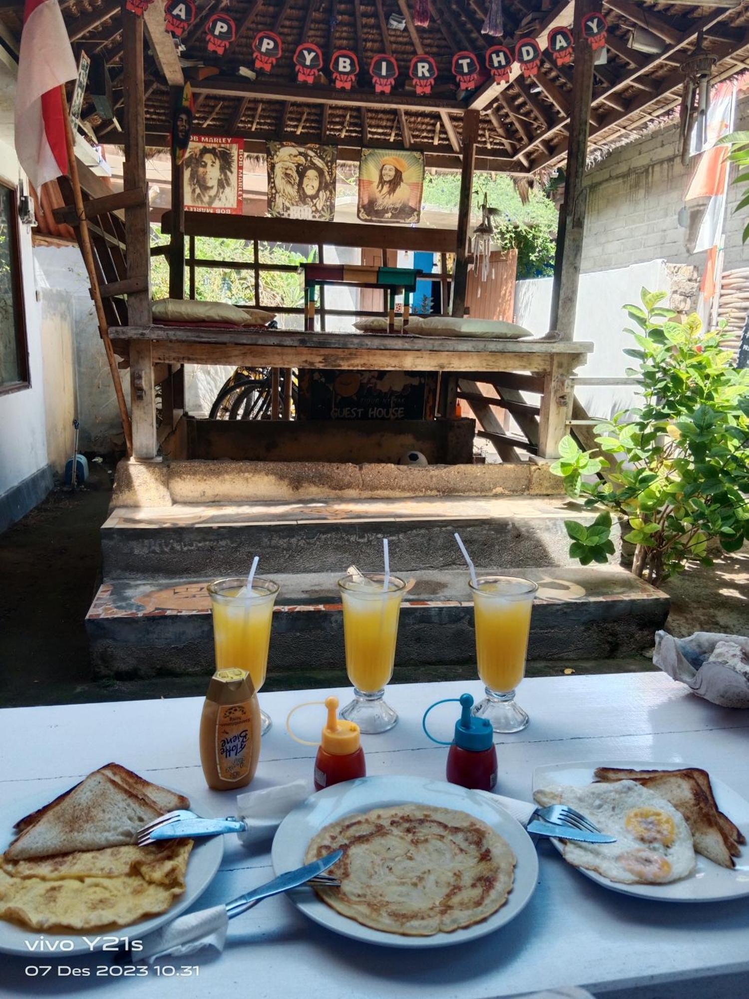 Fullesguesthouse Gili Trawangan Exteriér fotografie